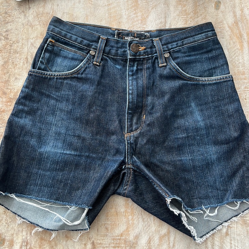 Nasty Gal x Wrangler Vintage Raw Hem Denim Mom Short/S